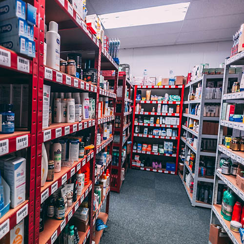 vue interieure Pharmacie Moungang